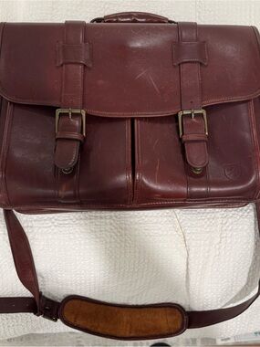 Allen Edmonds Genuine Leather Briefcase / Messenger Bag – Brown